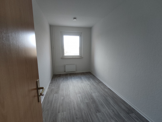 "Wohnen für die Familie: Großzügige 4-Zimmer-Wohnung mit Balkon"