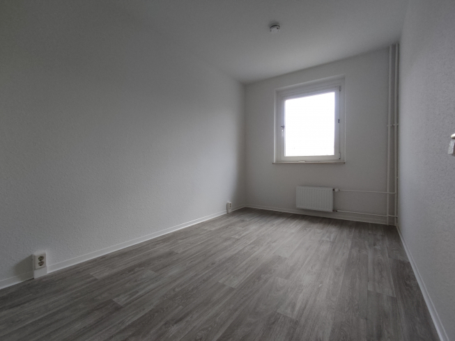 "Wohnen für die Familie: Großzügige 4-Zimmer-Wohnung mit Balkon"