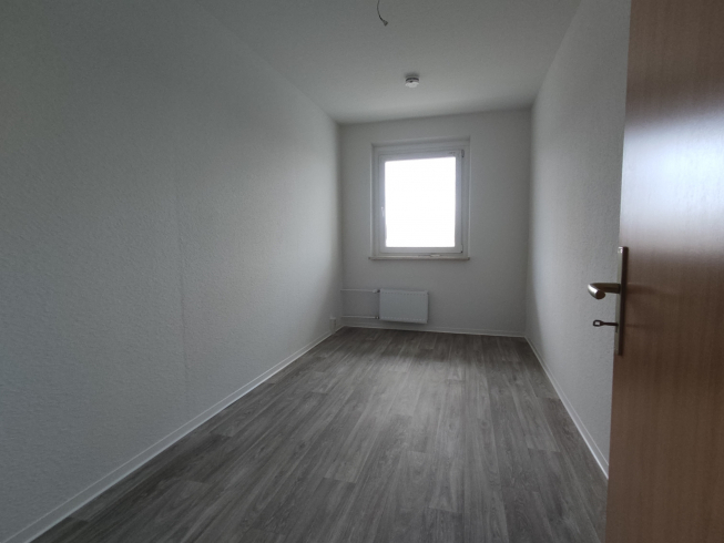 "Wohnen für die Familie: Großzügige 4-Zimmer-Wohnung mit Balkon"