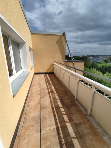 "Geräumige 3-4 Zimmer Wohnung mit guter Aussicht - Ihr neues Zuhause mit viel Platz!"